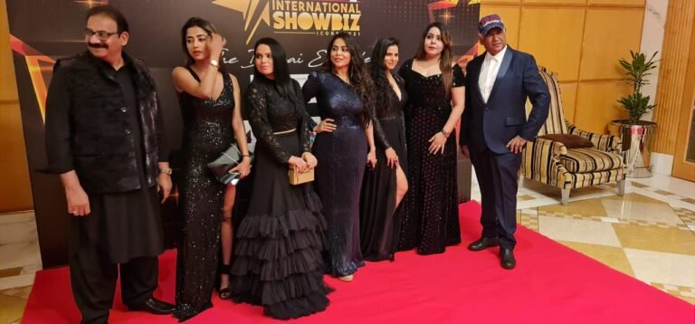 Kumar Raj & Rekha Rana wins International Showbiz Icons awards at Midday International Icons Awards in Dubai.